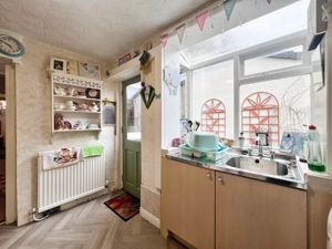 Kitchen- click for photo gallery